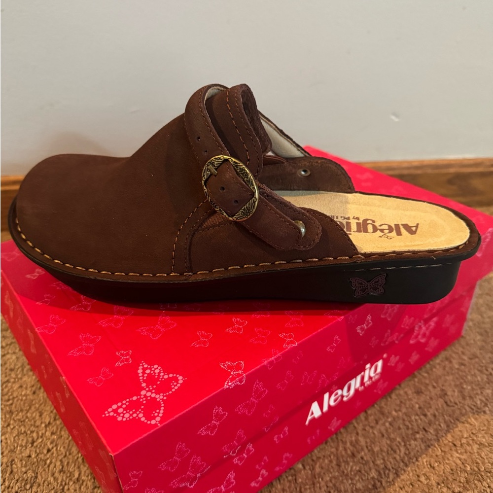 Algeria By PG Lite Bryn Clog, size 10.5-11 color: Cocoa